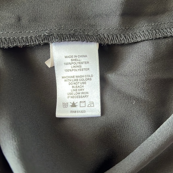 1. State Floral Dress. Tiered Ruffled Smocked waist Large - Picture 6 of 6